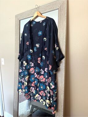 Victoria’s Secret Navy Floral Kimono Size Medium / Large Oversized